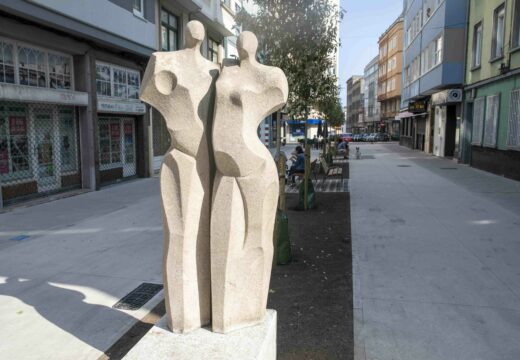 O Concello recupera unha escultura de José Castiñeiras para culminar a remodelación da rúa de San Leopoldo